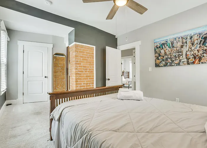 3 Mi To Dtwn Columbus! W/ Private Patio! *