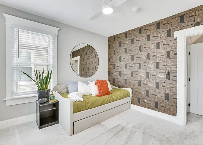 3 Mi To Dtwn Columbus! W/ Private Patio!