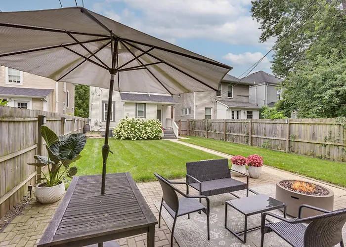 Holiday home 3 Mi To Dtwn Columbus! W/ Private Patio! Columbus